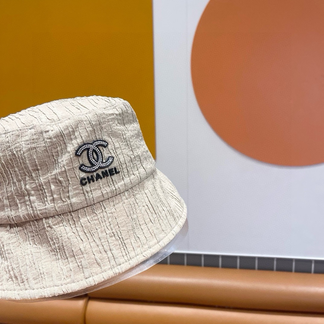    【CHANEL香奈儿】新款高级感小香风渔夫帽，遮阳又超好搭配，出街单品