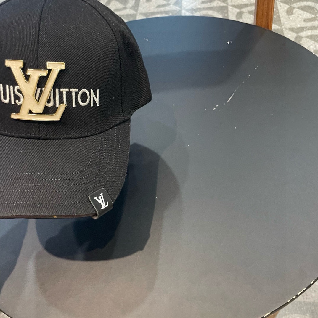  LV路易威登经典棒球帽🧢 火货，百搭单品🥰随便搭配都很好看