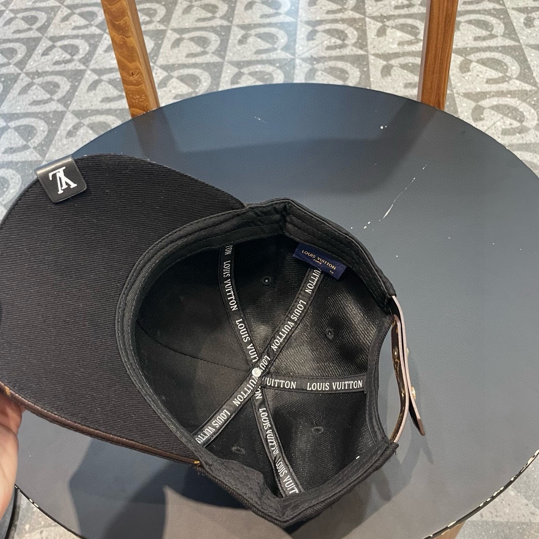  LV路易威登经典棒球帽🧢 火货，百搭单品🥰随便搭配都很好看