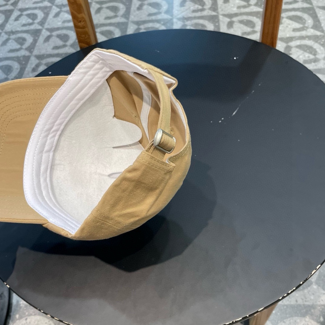   BURBERRY巴宝莉 经典网官新款经典棒球帽，简约尚时风，男女同款！高质品，尊享品质感！