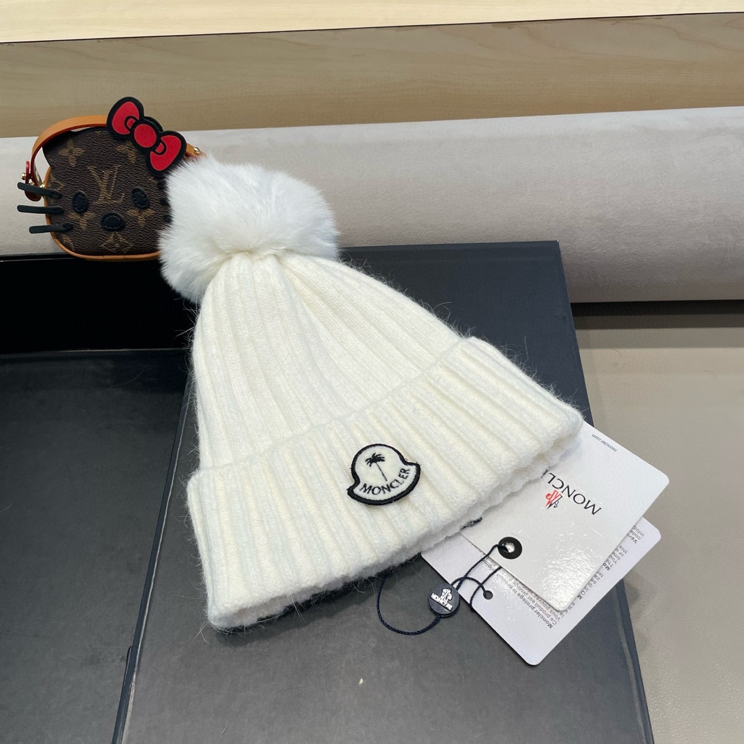 🌹蒙口针织帽MONCLER毛线帽👍配狐狸毛帽🎀质量非常柔软舒服，保暖又时尚，简约大气，百搭款！