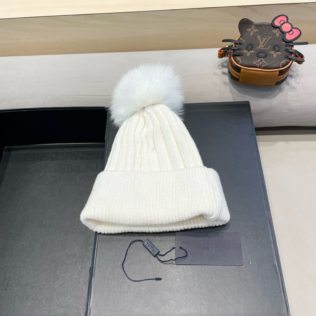 普拉达Prada秋冬季加绒加厚真的狐狸毛球毛线帽子女韩版潮休闲时尚百搭针织帽