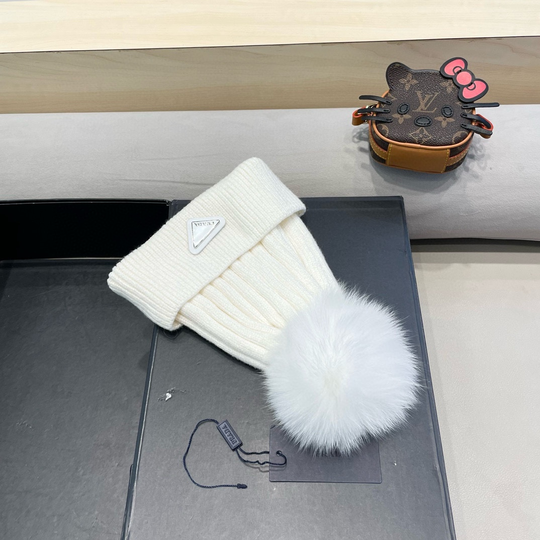 普拉达Prada秋冬季加绒加厚真的狐狸毛球毛线帽子女韩版潮休闲时尚百搭针织帽