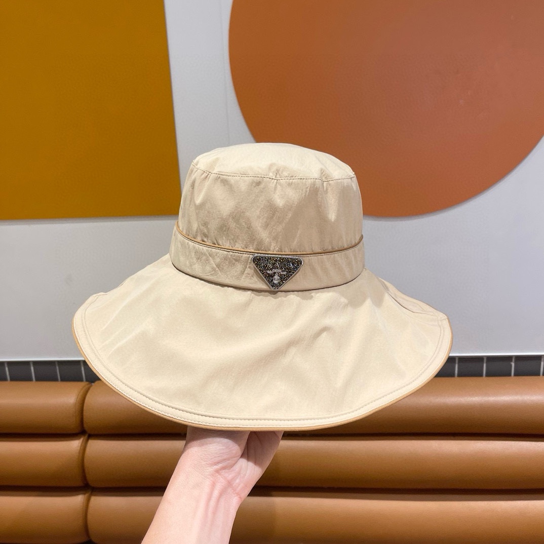 NO:214863,Prada Prada spring and summer new fisherman hat, fisherman hat, head circumference 57cm hat Fisherman hat Baseball hat Knitted hat, hat, prada, prada, espadrilles, hats19860909Prada普拉达春夏新款渔夫帽,渔夫帽,头围57cm帽子渔夫帽棒球帽针织帽,帽子,prada,prada,espadrilles,hats,hat