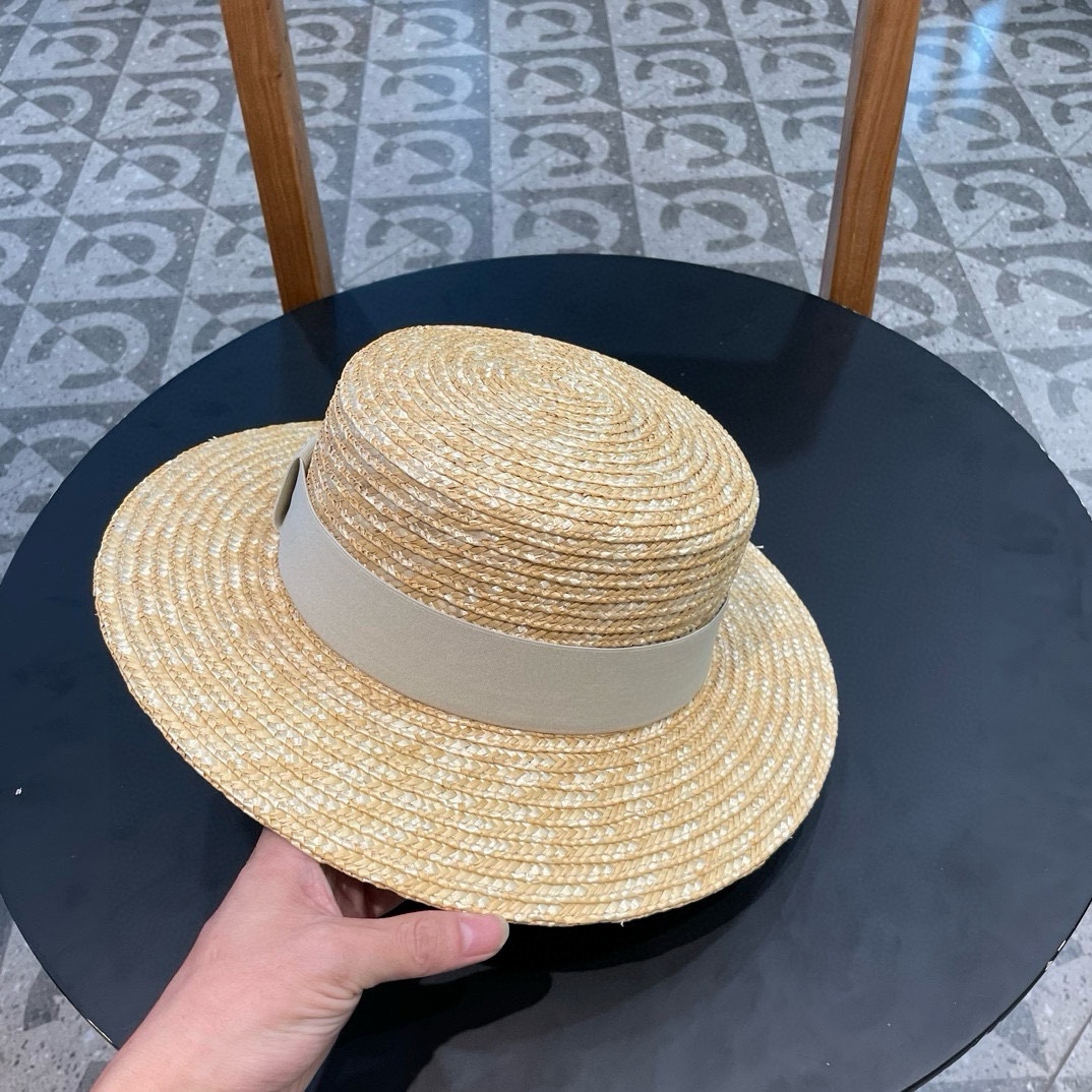  DIOR👒迪奥 春夏新麦杆草帽👏简约大方，百搭单品～出街首选，新款帽型超美腻，新品上架