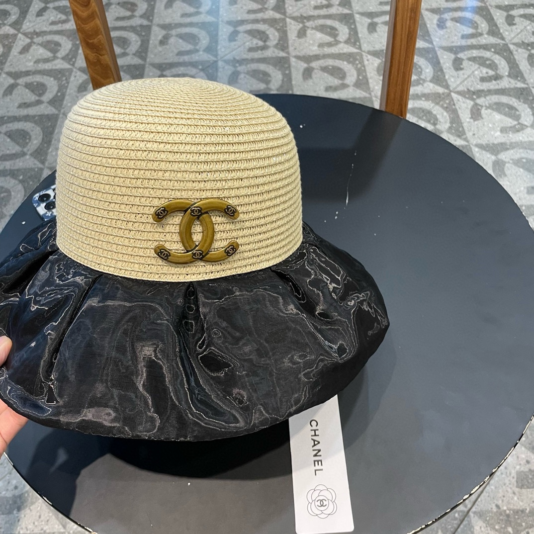 Chanel香奈儿夏天水波纹拼接草帽子女时尚大帽檐百搭防晒休闲出游海边遮阳帽Chanel香奈儿夏天水波纹