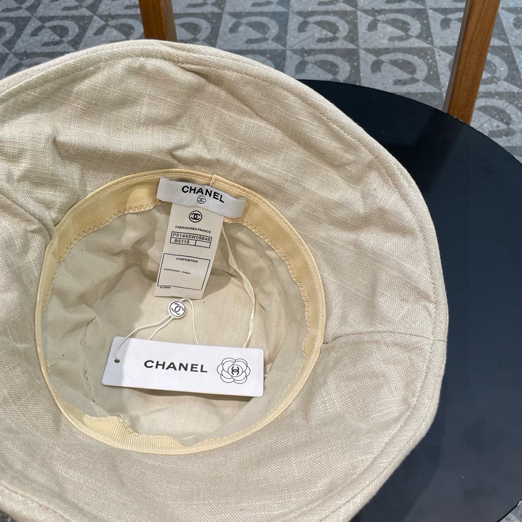 【CHANEL香奈儿】新款小香风拼接遮阳大沿渔夫帽，独特设计～复古文艺的一款