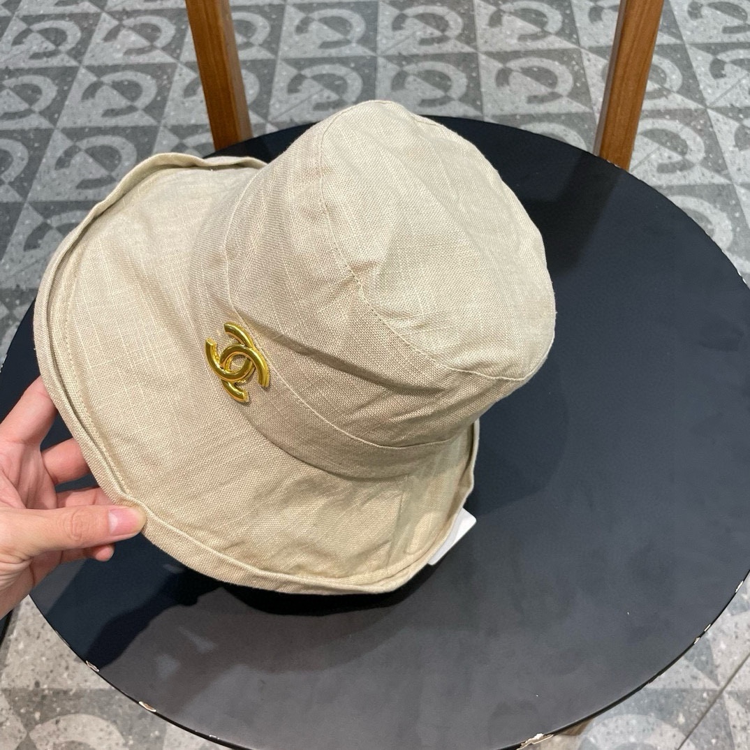 【CHANEL香奈儿】新款小香风拼接遮阳大沿渔夫帽，独特设计～复古文艺的一款