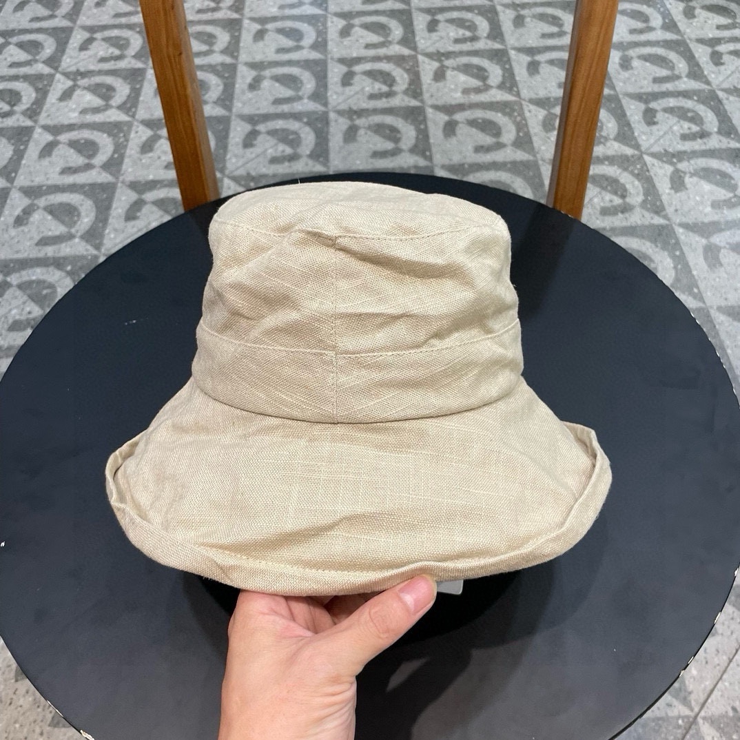 【CHANEL香奈儿】新款小香风拼接遮阳大沿渔夫帽，独特设计～复古文艺的一款