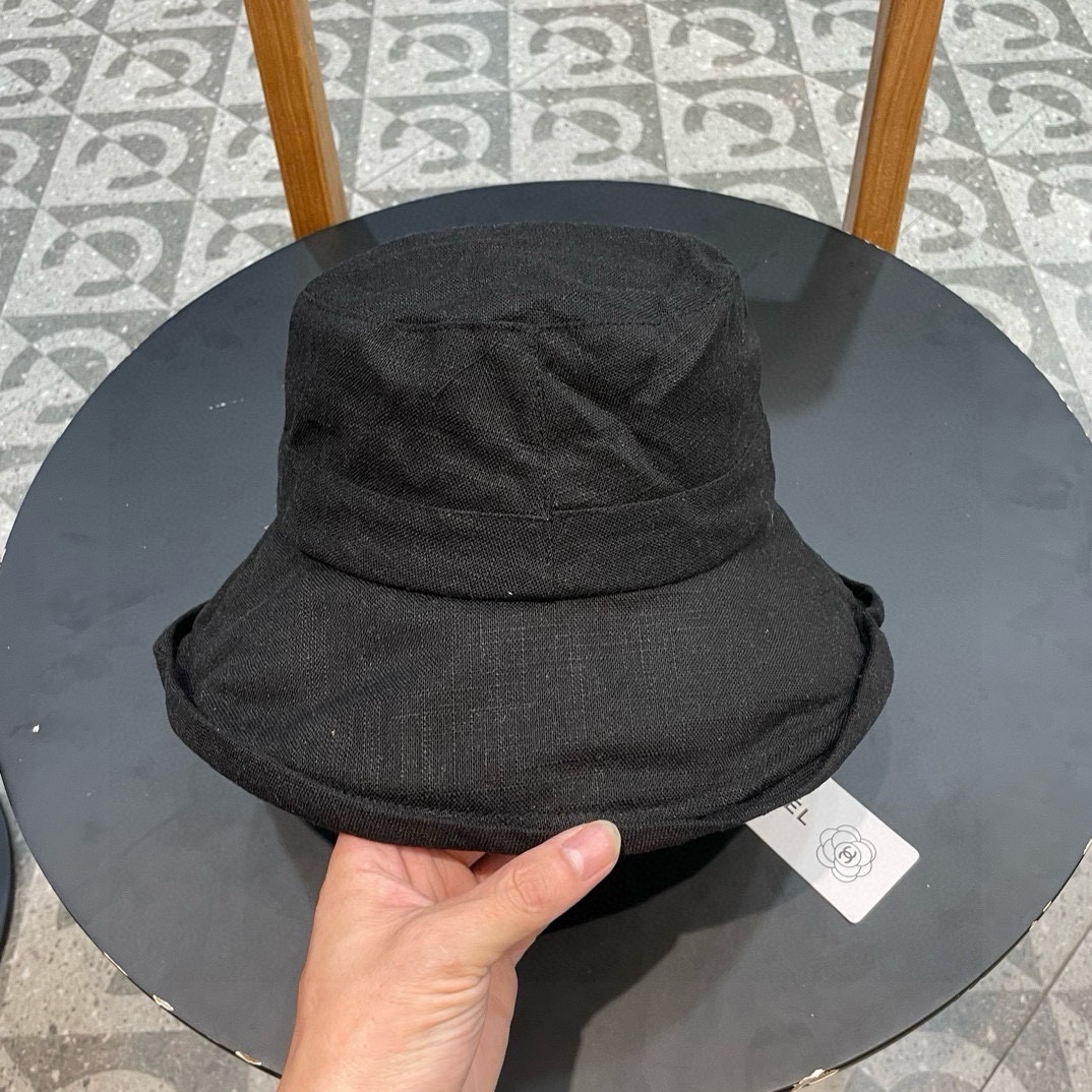 【CHANEL香奈儿新款小香风拼接遮阳大沿渔夫帽，独特设计～复古文艺的一款