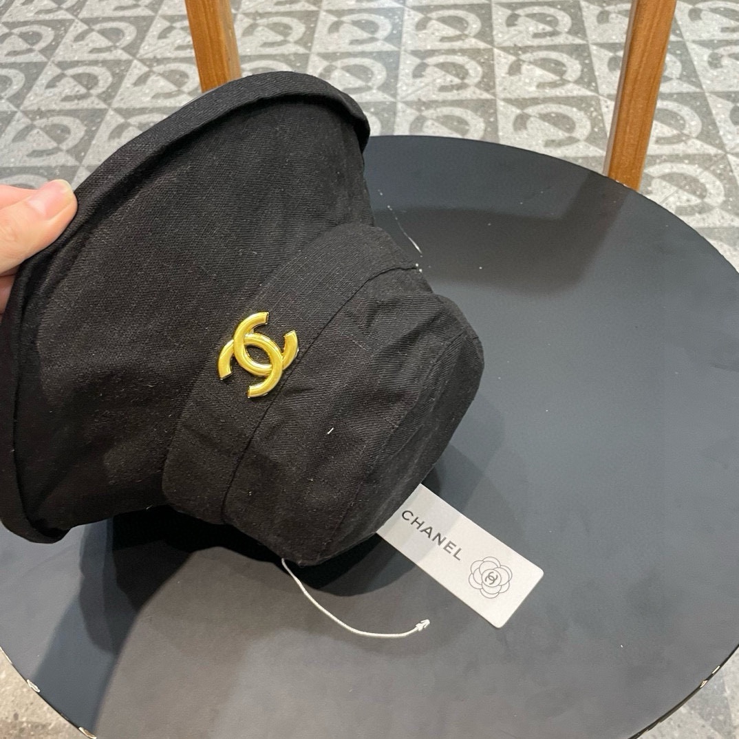 【CHANEL香奈儿新款小香风拼接遮阳大沿渔夫帽，独特设计～复古文艺的一款