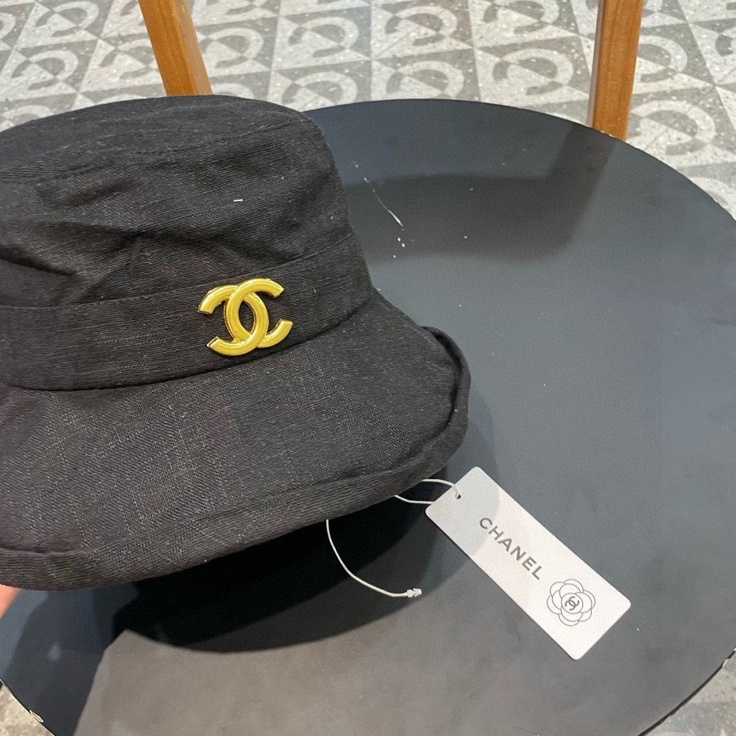 【CHANEL香奈儿新款小香风拼接遮阳大沿渔夫帽，独特设计～复古文艺的一款