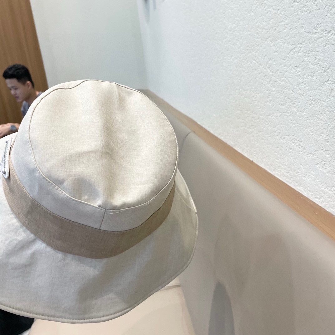 PRADA普拉达新款原单渔夫帽，度假必备