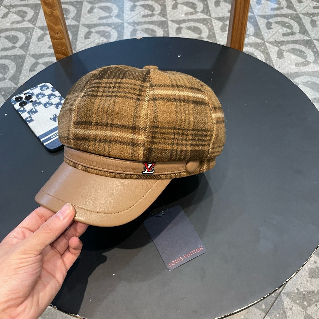 NO:214865,Louis Vuitton octagonal hat Louis Vuitton new early autumn versatile leather veil checked octagonal hat showing face and temperament Newspaper painter hat Trendy hat Fisherman hat Baseball hat Knit hat, hat, louis vuitton, louis vuitton, espadrilles, hats19860909路易威登八角帽LouisVuitton新款早秋季百搭皮檐格纹八角帽显脸小气质报童画家帽潮帽子渔夫帽棒球帽针织帽,帽子,louis vuitton,louis vuitton,espadrilles,hats,hat