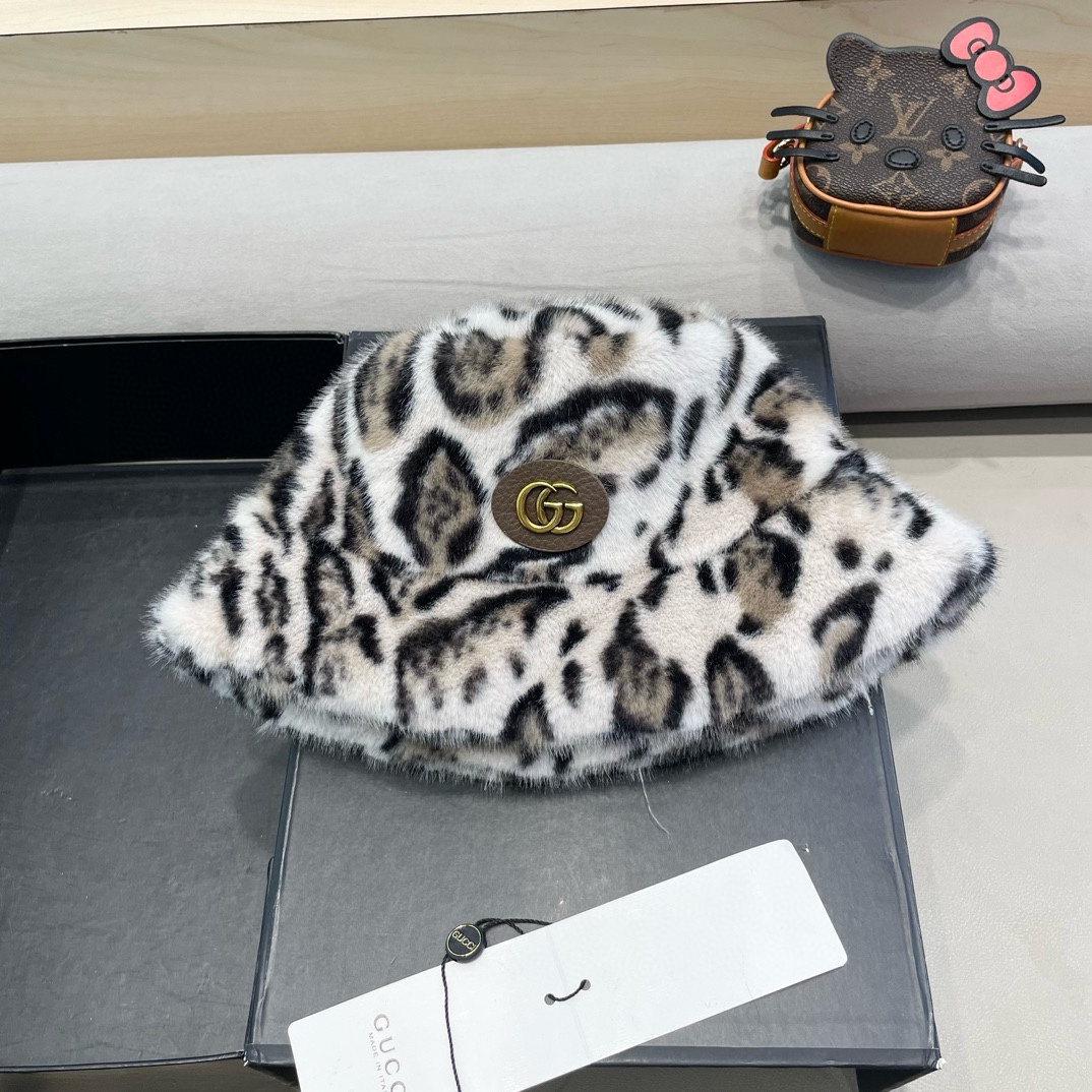 NO:214890,Gucci Internet celebrity Japanese autumn and winter new fashionable gradient leopard print fisherman hat women's face small thickened warm fluffy basin hat fisherman hat baseball hat knit hat, hat, gucci, espadrilles, hats19860909Gucci网红日系秋冬新款时髦渐变豹纹渔夫帽女显脸小加厚保暖毛绒绒盆帽帽子渔夫帽棒球帽针织帽,帽子,gucci,espadrilles,hats,hat