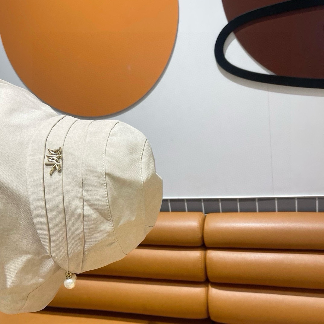  Dior(迪奥)新款原单渔夫帽， 精致純也格调很有感觉，很酷很时尚，专柜断货热门，质量超赞