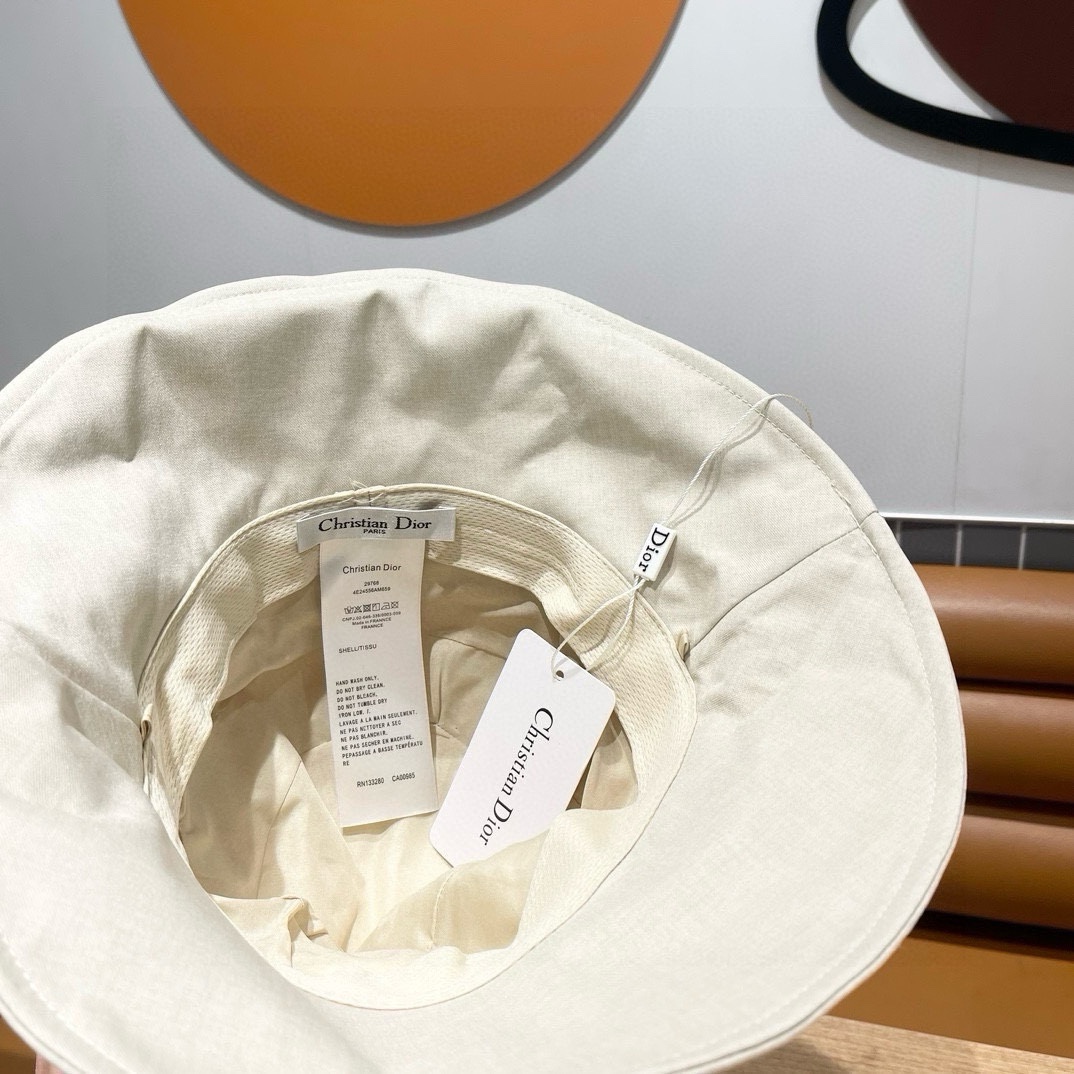  Dior(迪奥)新款原单渔夫帽， 精致純也格调很有感觉，很酷很时尚，专柜断货热门，质量超赞