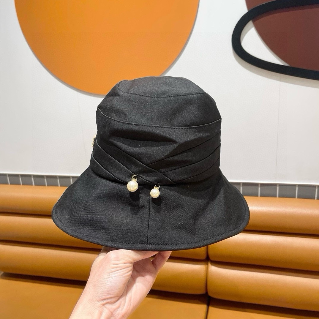  Dior(迪奥)新款原单渔夫帽， 精致純也格调很有感觉，很酷很时尚，专柜断货热门，质量超赞