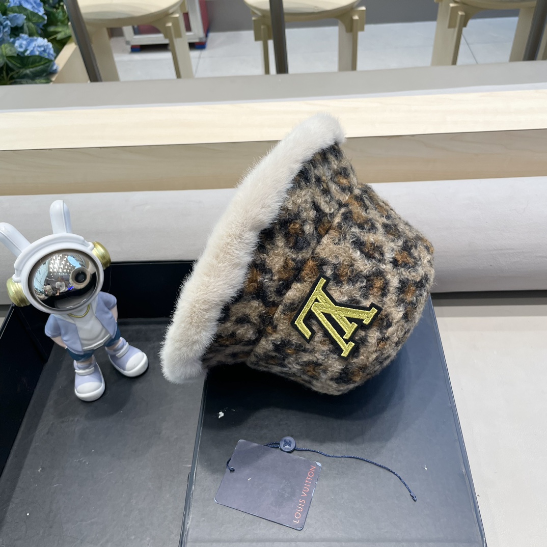 lv路易威登2024新款复古豹纹氛围感毛绒盆帽女秋冬保暖防寒加厚显脸小渔夫帽