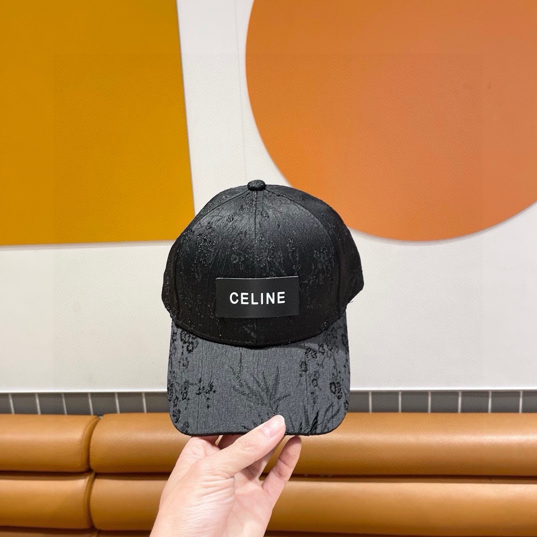   CELIN*·赛琳ss新款凯旋门刺绣棒球帽🧢帽型完全按照定做。凯旋门图案章仔区别市面版本，大小及圈圈