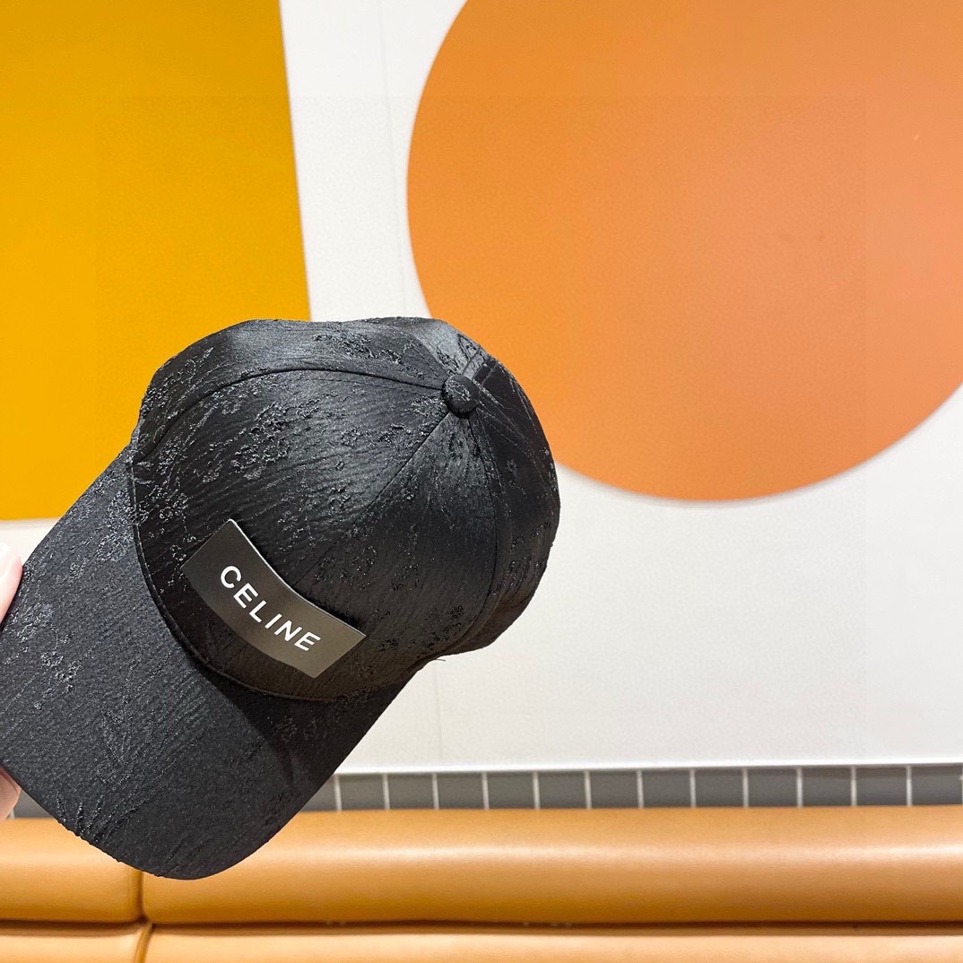   CELIN*·赛琳ss新款凯旋门刺绣棒球帽🧢帽型完全按照定做。凯旋门图案章仔区别市面版本，大小及圈圈