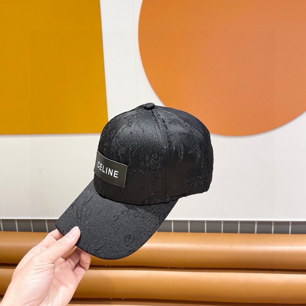   CELIN*·赛琳ss新款凯旋门刺绣棒球帽🧢帽型完全按照定做。凯旋门图案章仔区别市面版本，大小及圈圈