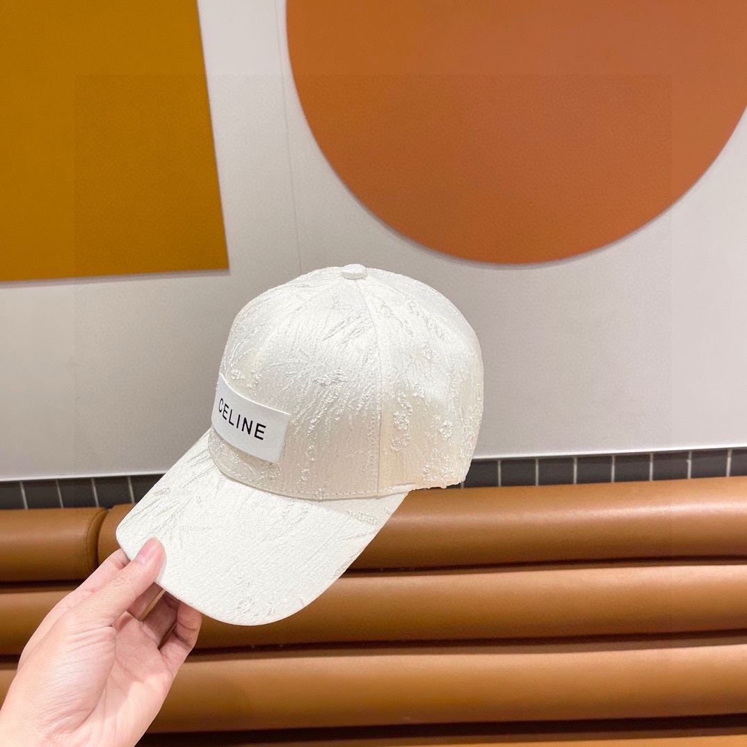   CELIN*·赛琳ss新款凯旋门刺绣棒球帽🧢帽型完全按照定做。凯旋门图案章仔区别市面版本，大小及圈圈