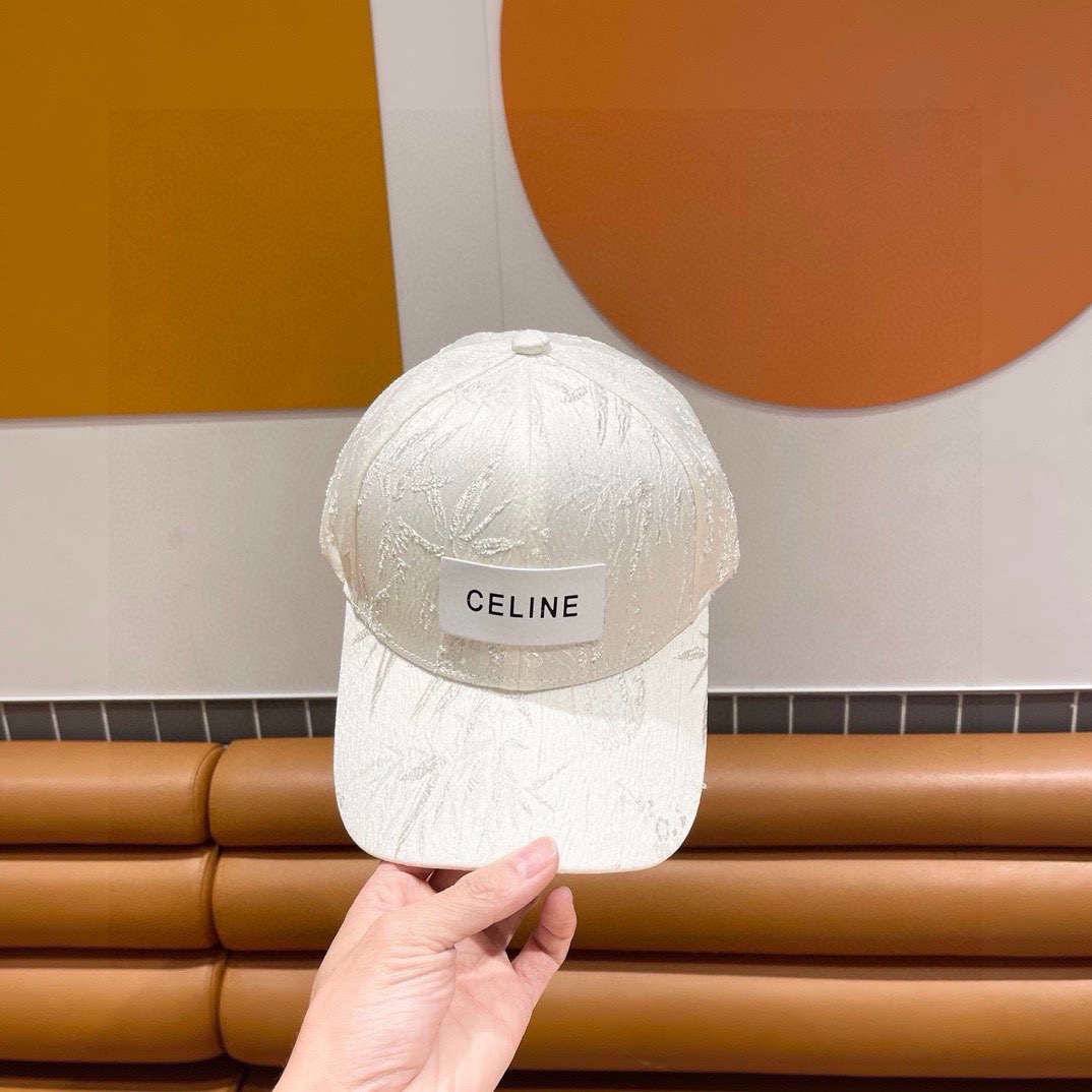   CELIN*·赛琳ss新款凯旋门刺绣棒球帽🧢帽型完全按照定做。凯旋门图案章仔区别市面版本，大小及圈圈