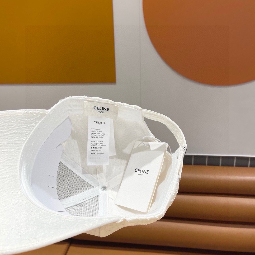   CELIN*·赛琳ss新款凯旋门刺绣棒球帽🧢帽型完全按照定做。凯旋门图案章仔区别市面版本，大小及圈圈