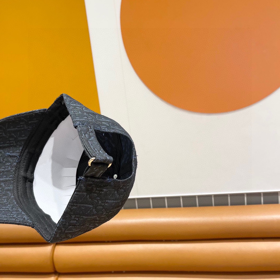  （DIOR迪奥】新款走量简约棒球帽🧢，新款出货，大牌款超好搭配，赶紧入手！