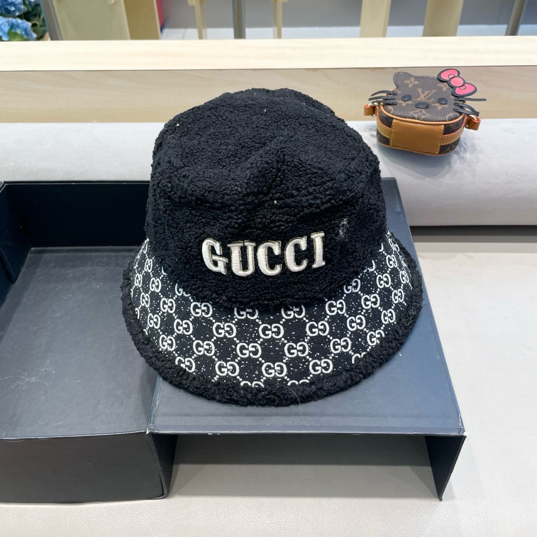 GUCCI古奇秋冬款毛绒渔夫帽官网新品Gucci渔夫帽火爆来袭工艺非常精美高档大气上档次！