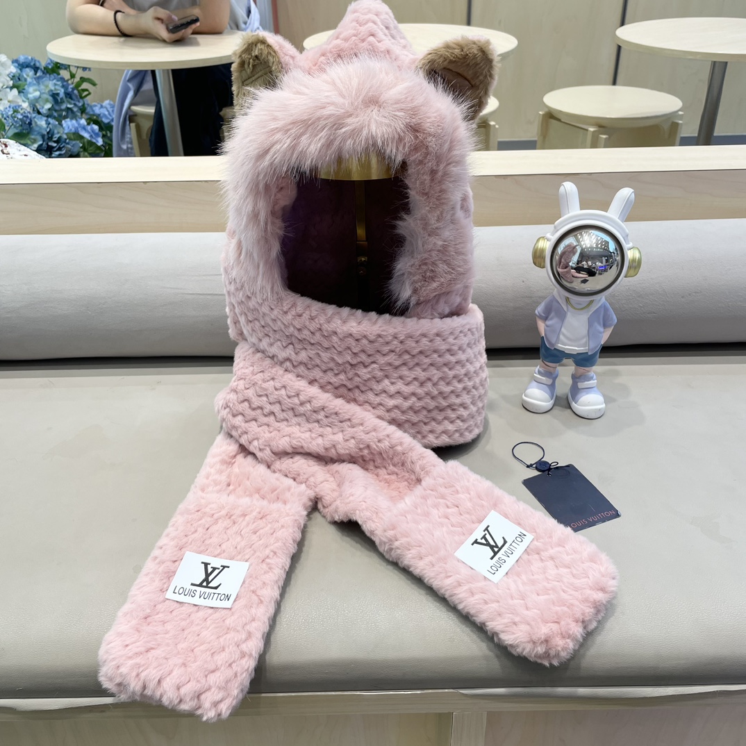 NO:553099,lv Louis Vuitton Fire Fox new plush hat scarf women's one-piece autumn and winter cute scarf cycling warm three-piece set hat fisherman hat baseball cap knitted hat, hat, louis vuitton, louis vuitton, espadrilles, hats19860909lv路易威登火狐狸新款毛绒帽子围巾女款一体秋冬可爱围脖骑车保暖三件套帽子渔夫帽棒球帽针织帽,帽子,louis vuitton,louis vuitton,espadrilles,hats,hat