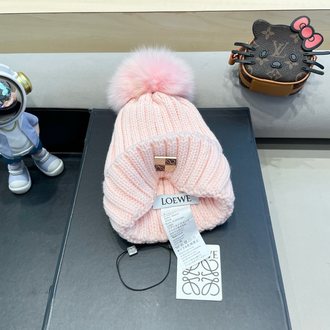   【LOEWE罗意威】2025早秋简约针织毛线帽，毛绒材质，非常百搭
