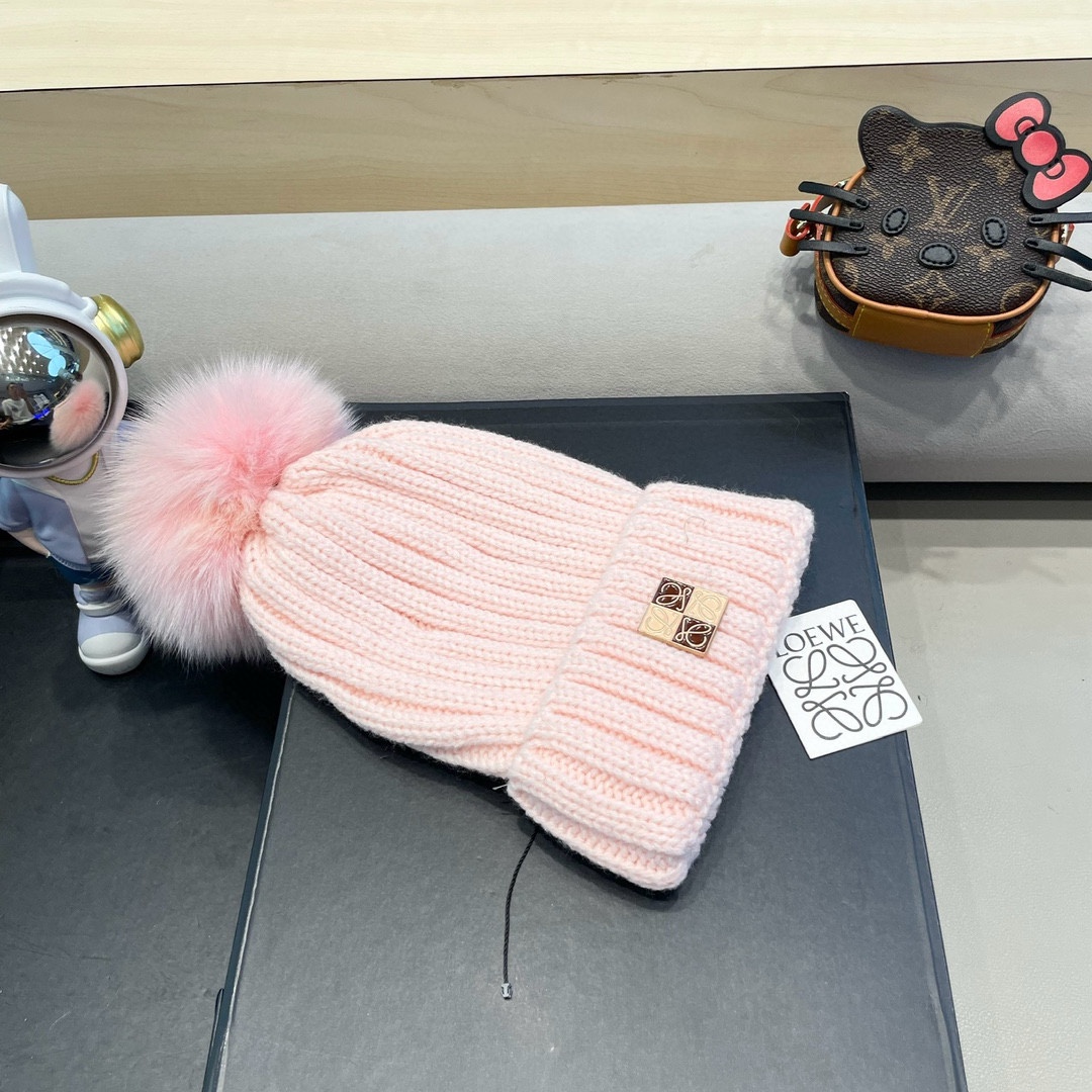   【LOEWE罗意威】2025早秋简约针织毛线帽，毛绒材质，非常百搭
