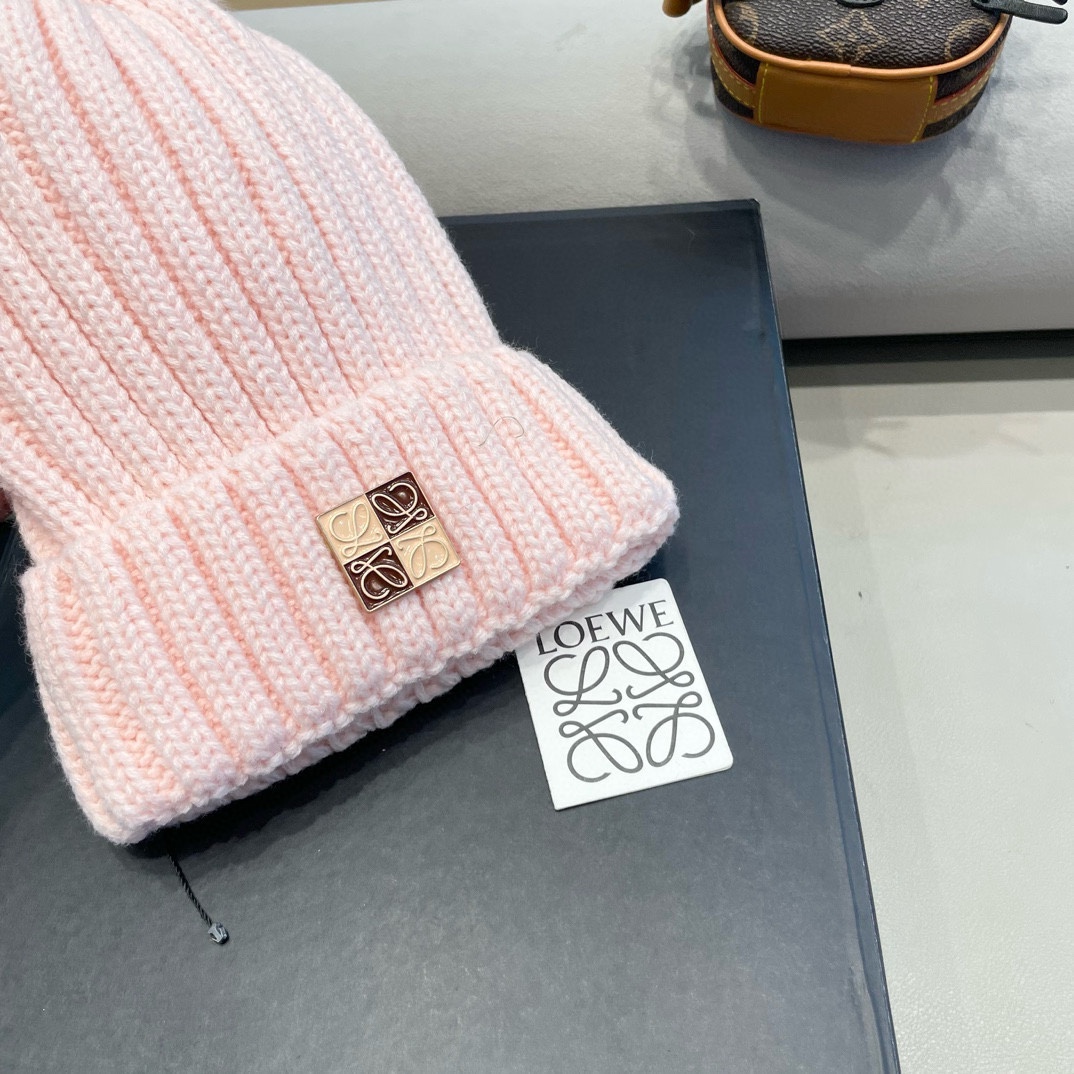   【LOEWE罗意威】2025早秋简约针织毛线帽，毛绒材质，非常百搭
