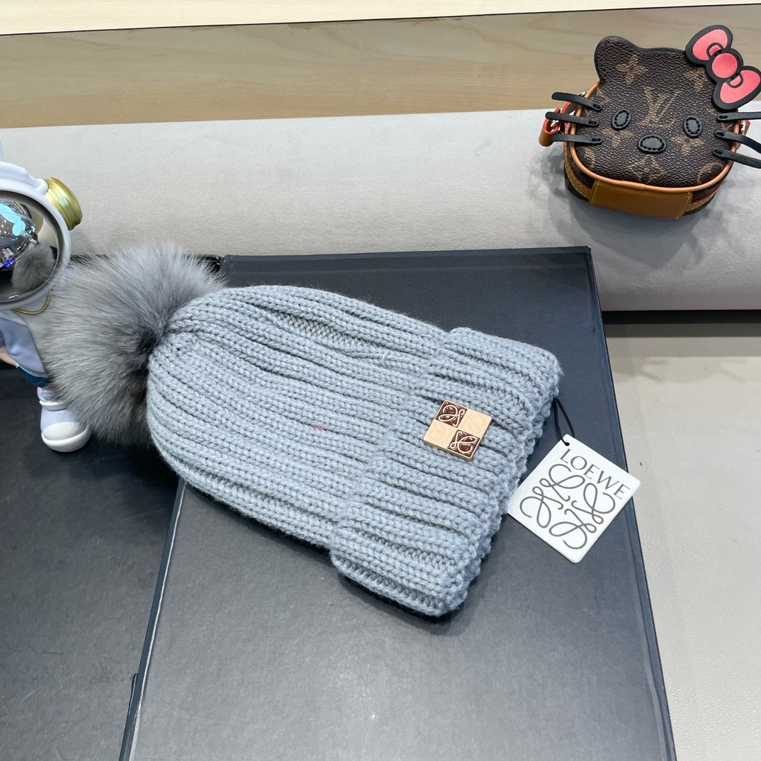   【LOEWE罗意威】2025早秋简约针织毛线帽，毛绒材质，非常百搭
