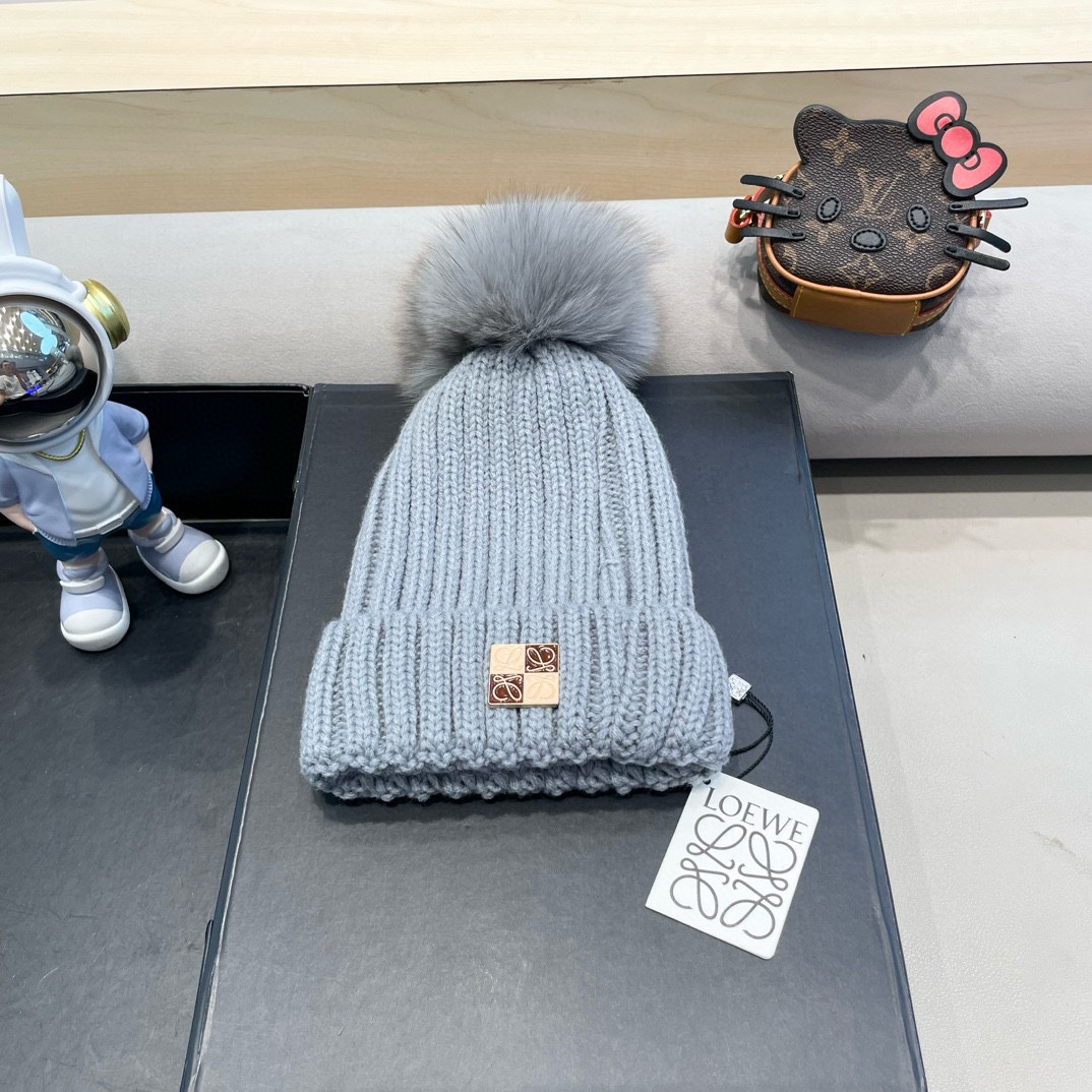   【LOEWE罗意威】2025早秋简约针织毛线帽，毛绒材质，非常百搭
