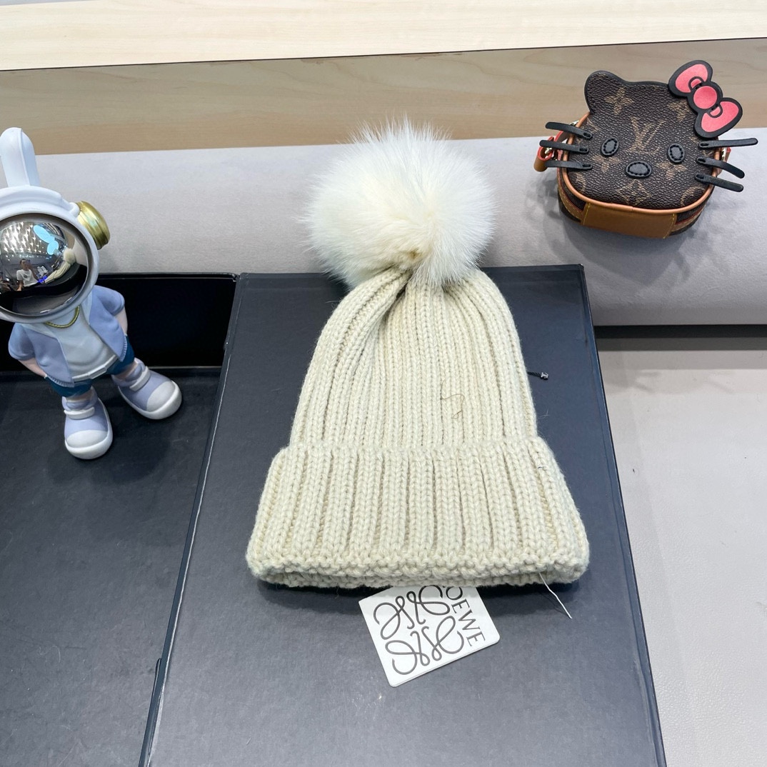   【LOEWE罗意威】2025早秋简约针织毛线帽，毛绒材质，非常百搭

