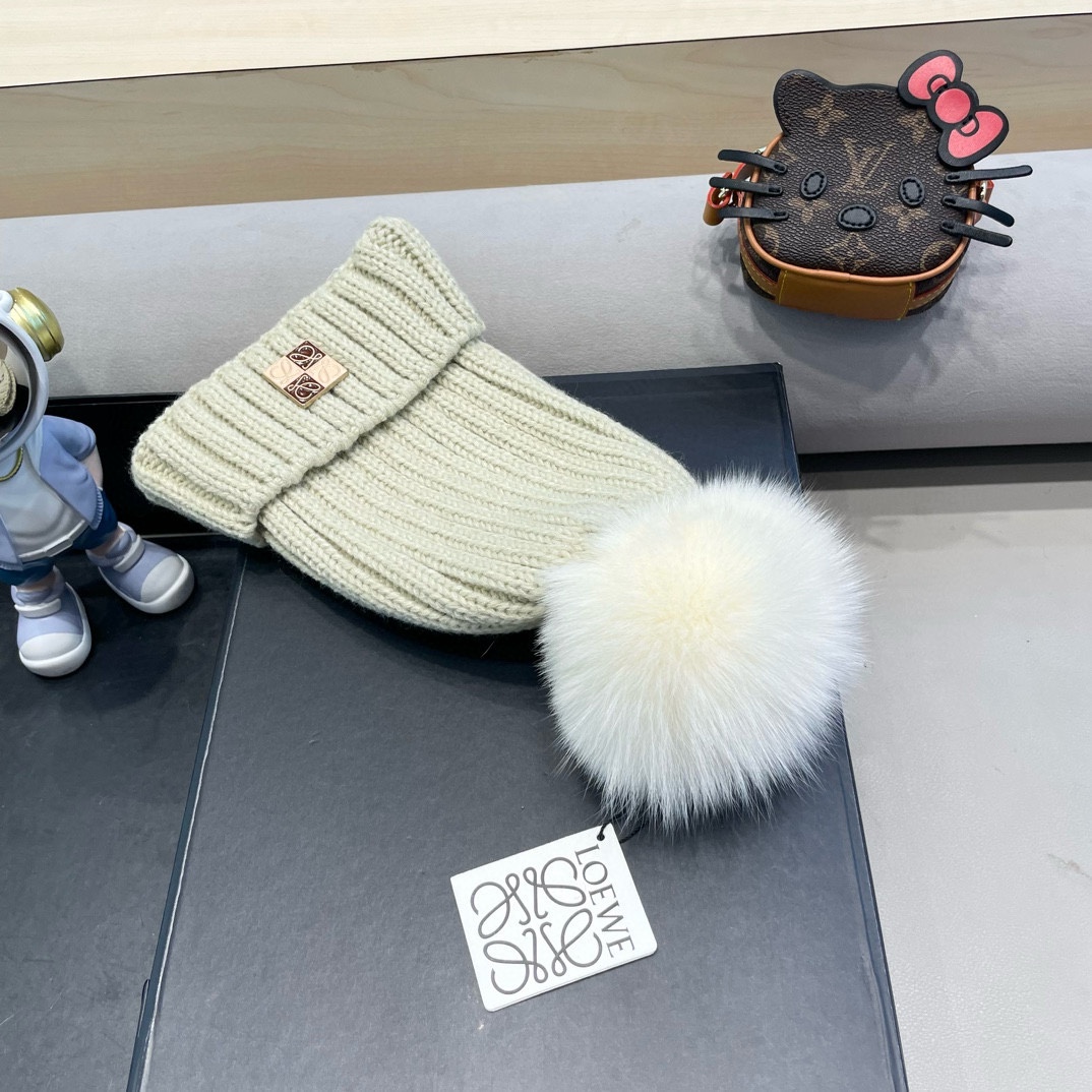   【LOEWE罗意威】2025早秋简约针织毛线帽，毛绒材质，非常百搭
