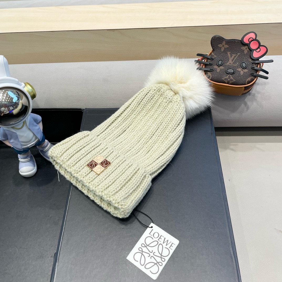   【LOEWE罗意威】2025早秋简约针织毛线帽，毛绒材质，非常百搭

