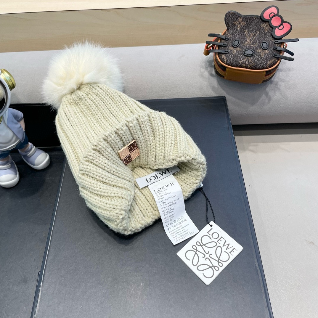   【LOEWE罗意威】2025早秋简约针织毛线帽，毛绒材质，非常百搭

