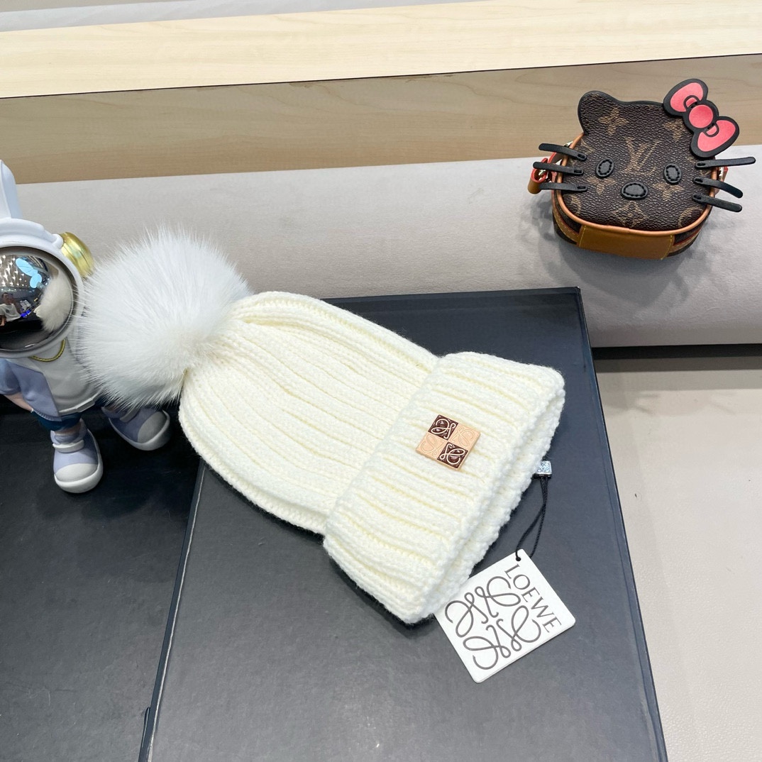   【LOEWE罗意威】2025早秋简约针织毛线帽，毛绒材质，非常百搭
