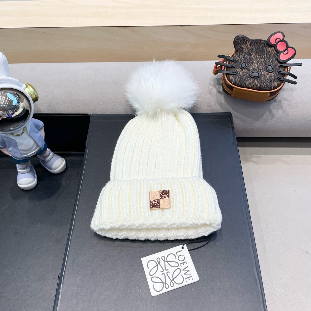   【LOEWE罗意威】2025早秋简约针织毛线帽，毛绒材质，非常百搭
