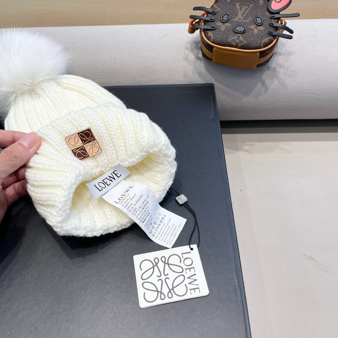   【LOEWE罗意威】2025早秋简约针织毛线帽，毛绒材质，非常百搭
