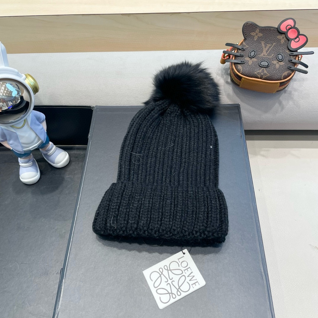   【LOEWE罗意威】2025早秋简约针织毛线帽，毛绒材质，非常百搭
