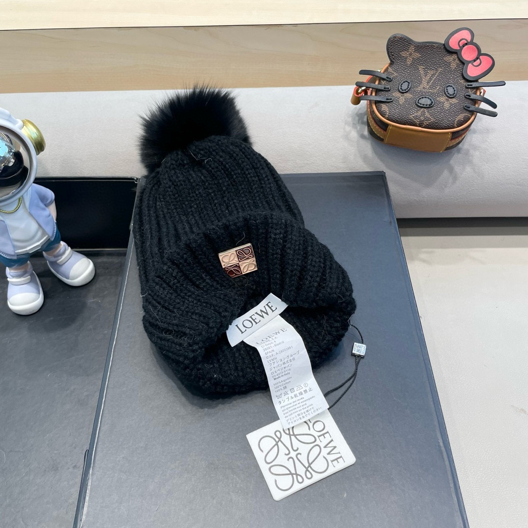   【LOEWE罗意威】2025早秋简约针织毛线帽，毛绒材质，非常百搭
