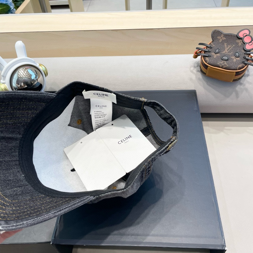  赛琳 CELINE 洗水棒球帽🧢 🔥新款棒球帽🧢，出街必备超好搭配，高品质 内标齐全，赶紧入手！