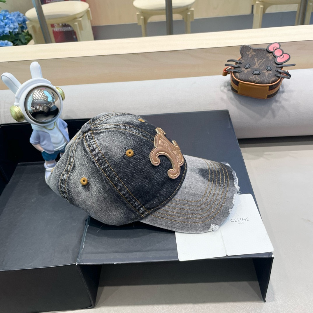  赛琳 CELINE 洗水棒球帽🧢 🔥新款棒球帽🧢，出街必备超好搭配，高品质 内标齐全，赶紧入手！