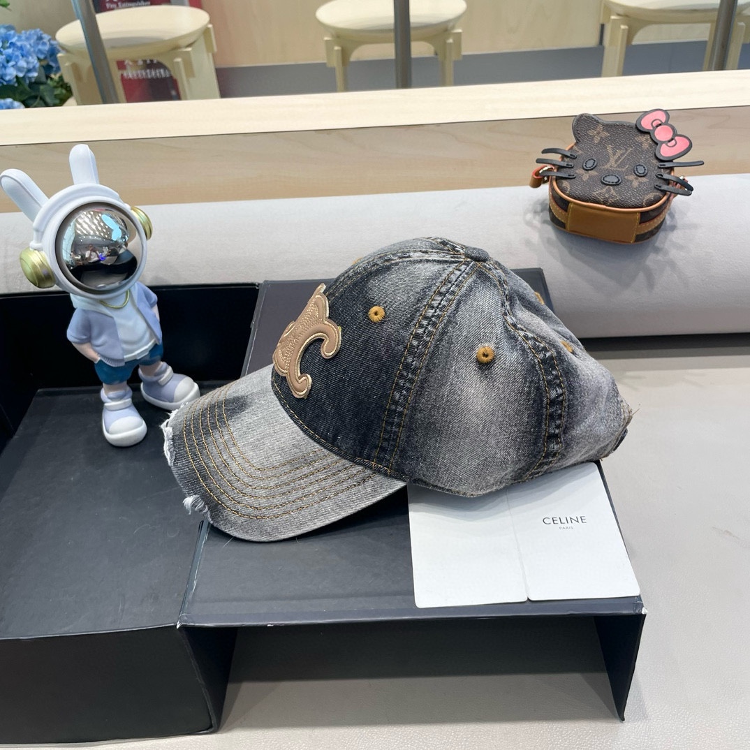  赛琳 CELINE 洗水棒球帽🧢 🔥新款棒球帽🧢，出街必备超好搭配，高品质 内标齐全，赶紧入手！