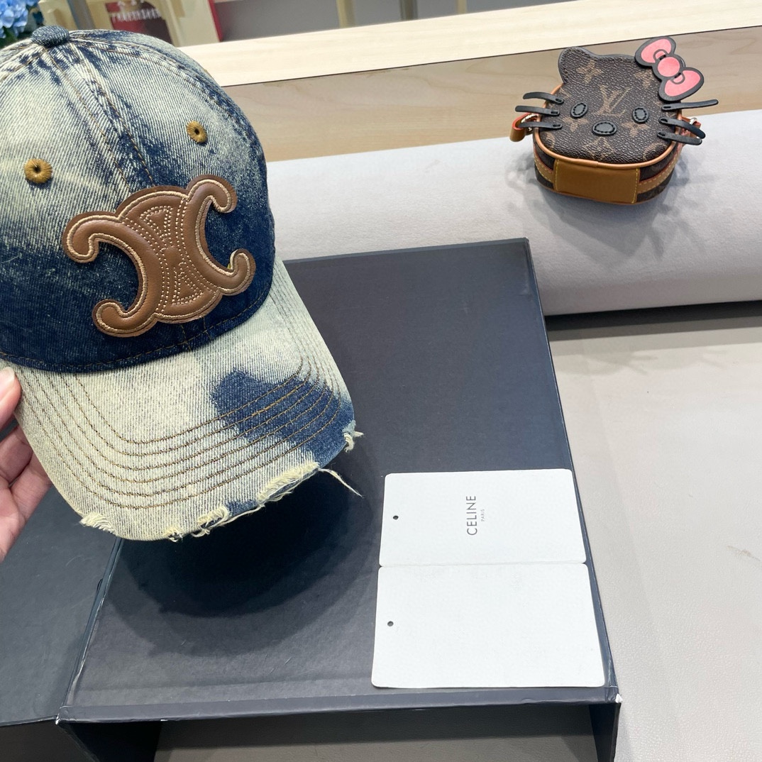  赛琳 CELINE 洗水棒球帽🧢 🔥新款棒球帽🧢，出街必备超好搭配，高品质 内标齐全，赶紧入手！